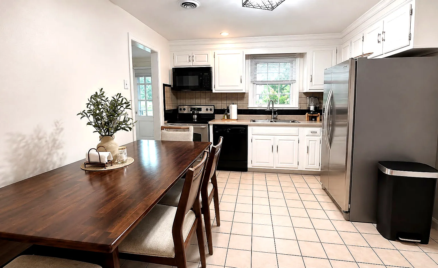 2 bed, 958 sqft, $2,550 — Photo 3
