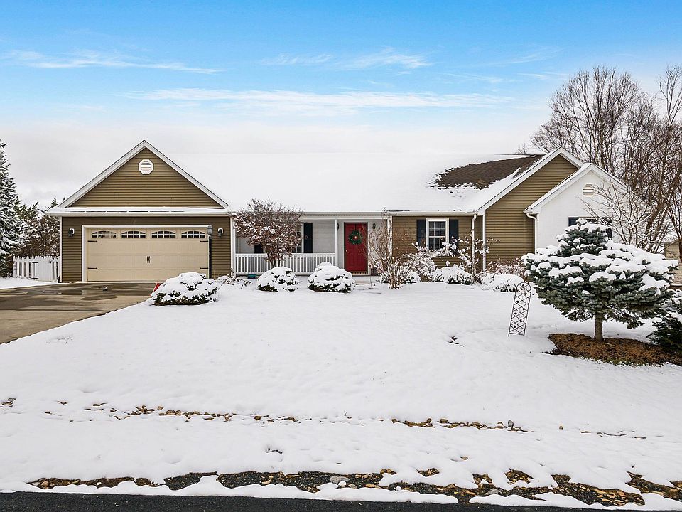 1st image of 116 Emerald Hill Dr