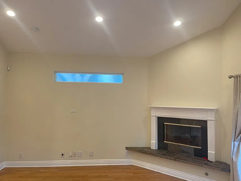 14320 Hortense St — Photo 7