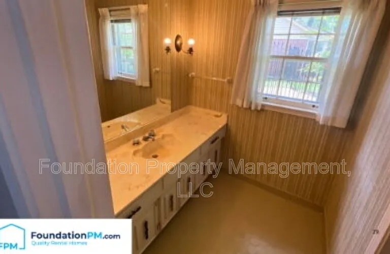2608 Abercorn Cv — Photo 12