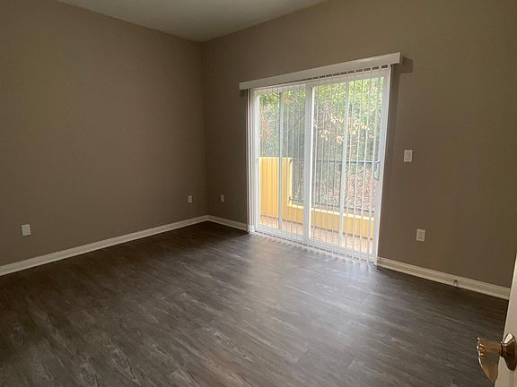 3rd image of 22651 Del Valle St APT 4