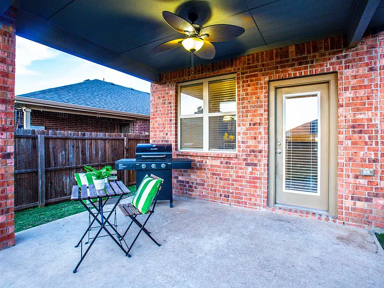1324 Red River Dr — Photo 4