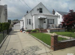 969 Adams Ave, Franklin Square, NY 11010