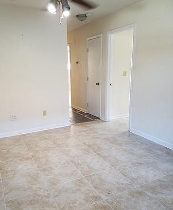 4th image of 922 Aris Ave