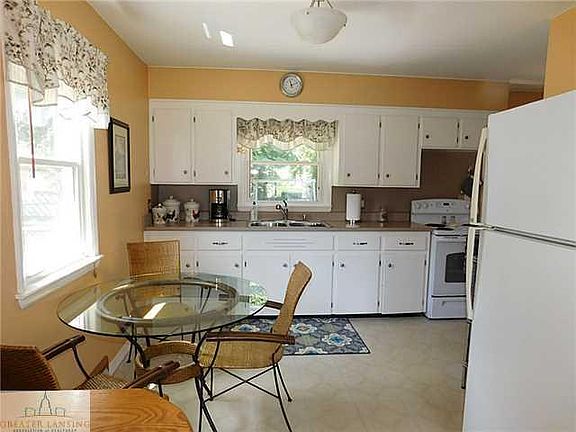 3rd image of 5908 Coulson Ct