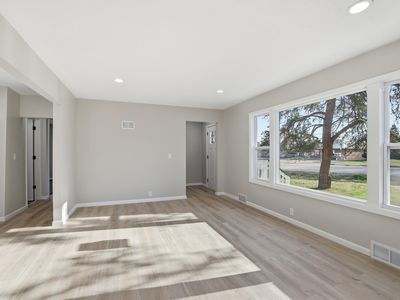 6019 W Broadway Ave, New Hope, MN, 55428