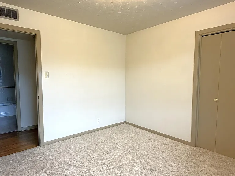 1805 Waterloo Ave — Photo 14