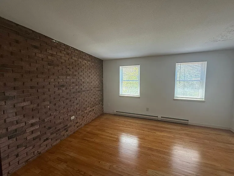 666 Middle Tpke E — Photo 5
