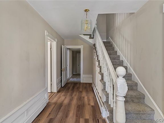 4th image of 325 Clay St