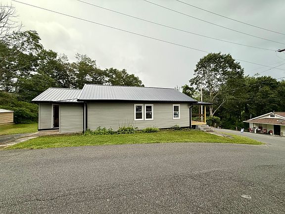 2nd image of 222 Grove Ave