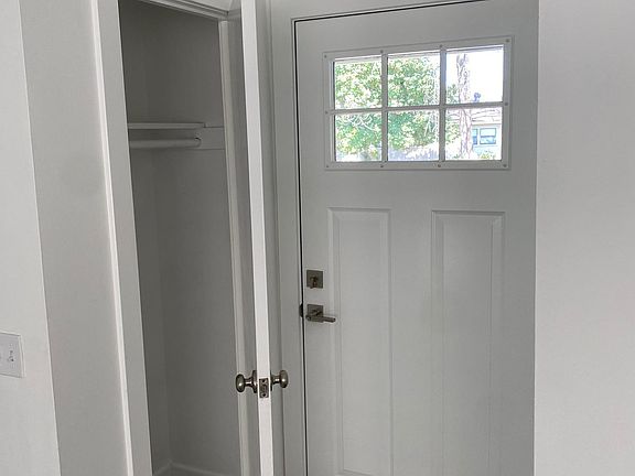 Entry coat closet