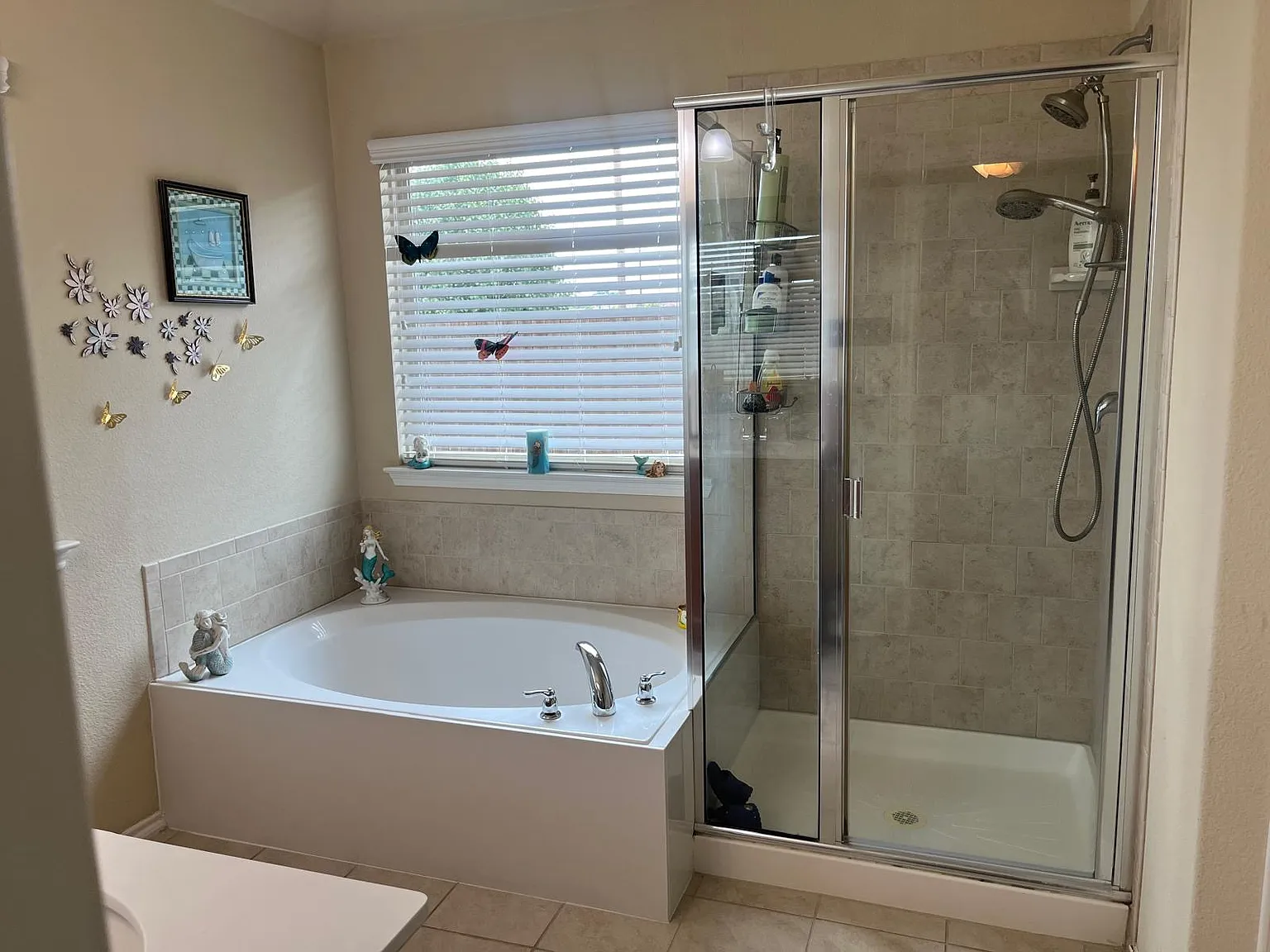 4 bed, 1620 sqft, $1,100 — Photo 2