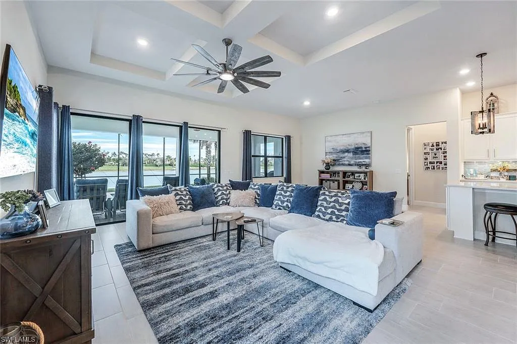 2 bed, 2.0 bath, 2062 sqft, $9,000 — Photo 2
