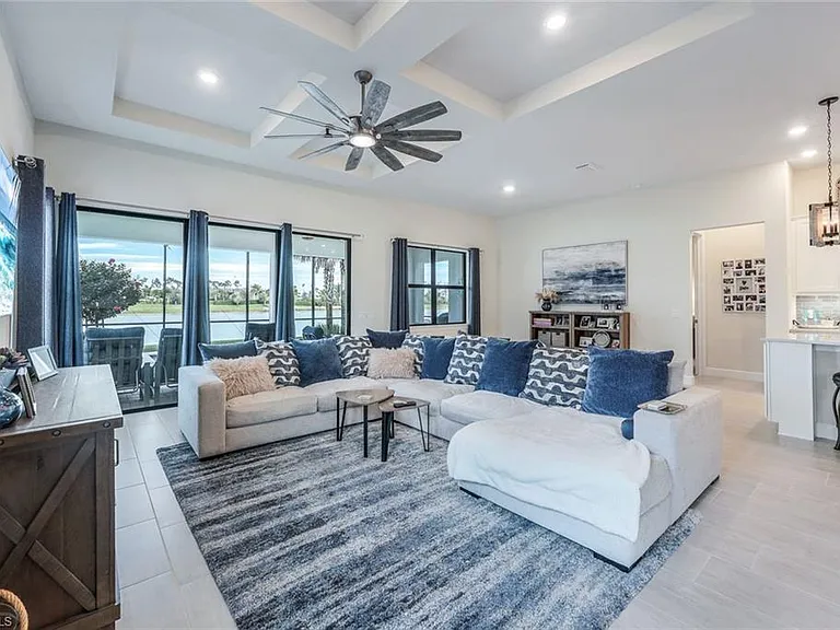 19200 Aqua Shore Dr — Photo 2