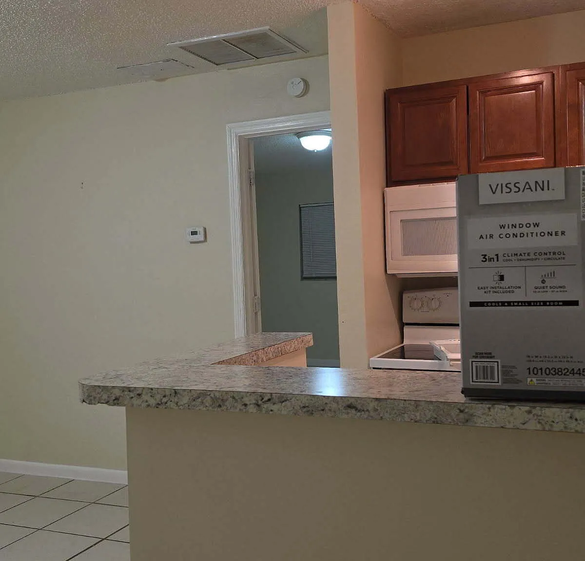 1 bed, 1.0 bath, $975 — Photo 2