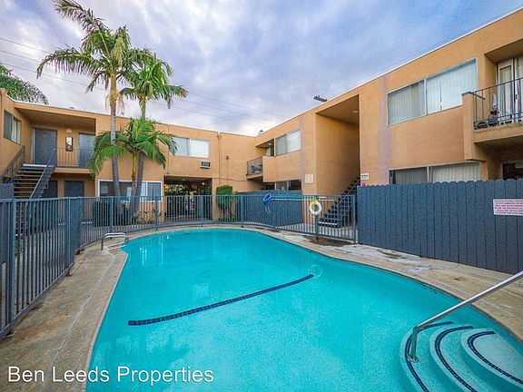 4th image of 20951 Roscoe Blvd #7