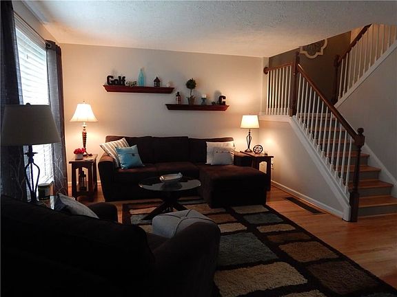 5th image of 42 New Wickham Dr