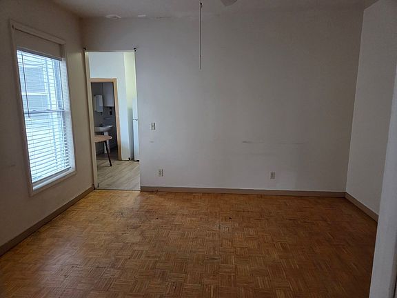 5th image of 817 N Townsend St