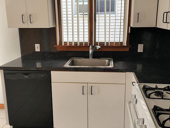 3rd image of 28 Jefferson St #398