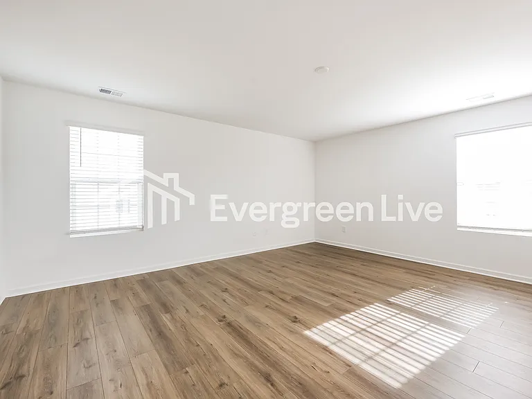 1376 Hugh Mack Ct — Photo 3