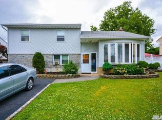 2903 N Jerusalem Rd, East Meadow, NY 11554