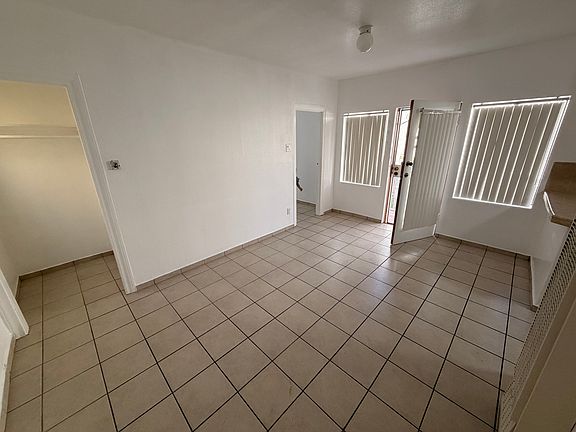 2nd image of 4410 N Figueroa St