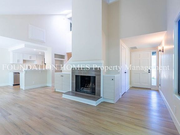 5th image of 74 Windstone Dr