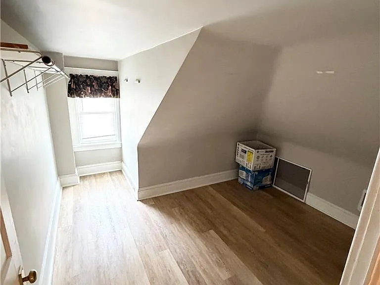 374 8th Ave — Photo 9