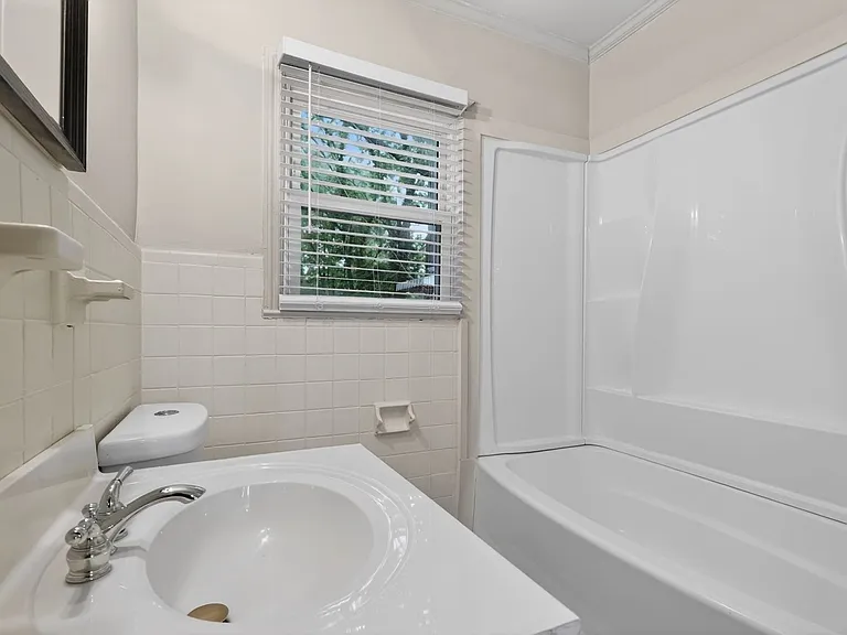 879 Sylvan Pl SW — Photo 11