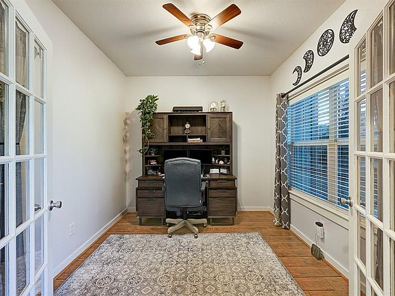 4th image of 592 Mosswood Dr