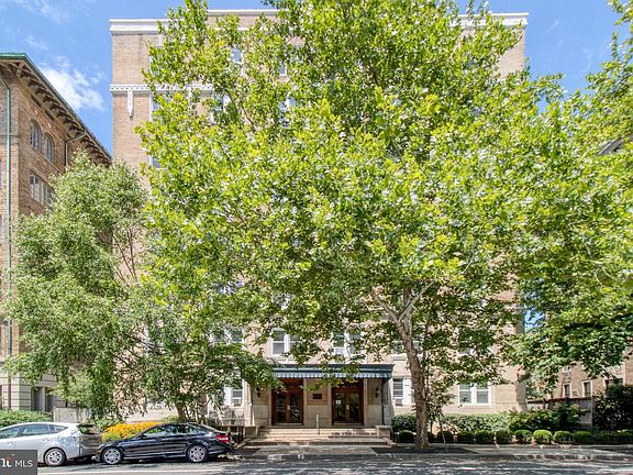 2nd image of 1901 Columbia Rd NW APT 803