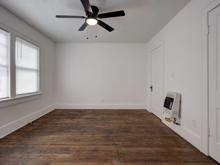 311 S Webster Ave #4 — Photo 14