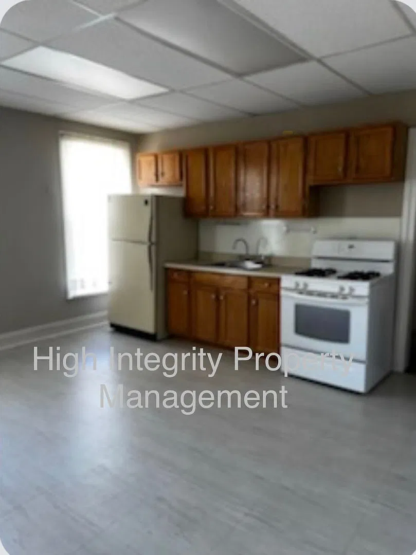 410 Maple Ave — Photo 4