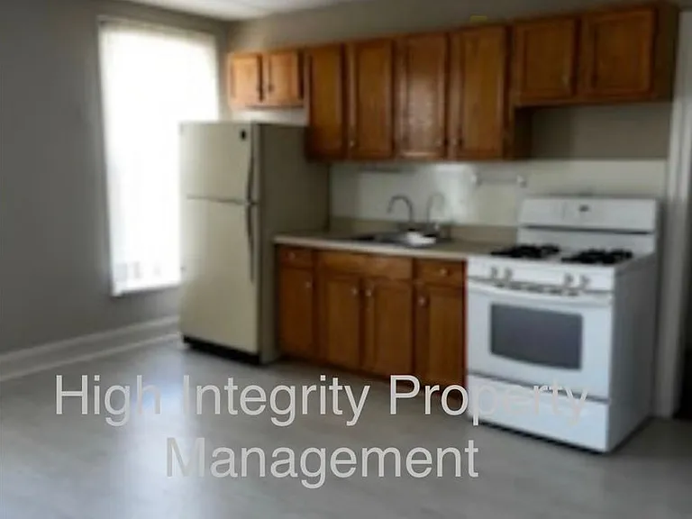 410 Maple Ave — Photo 4