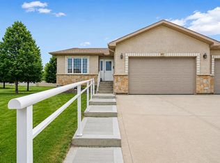60 Sandstone Pl NE, Medicine Hat, AB T1B4R9