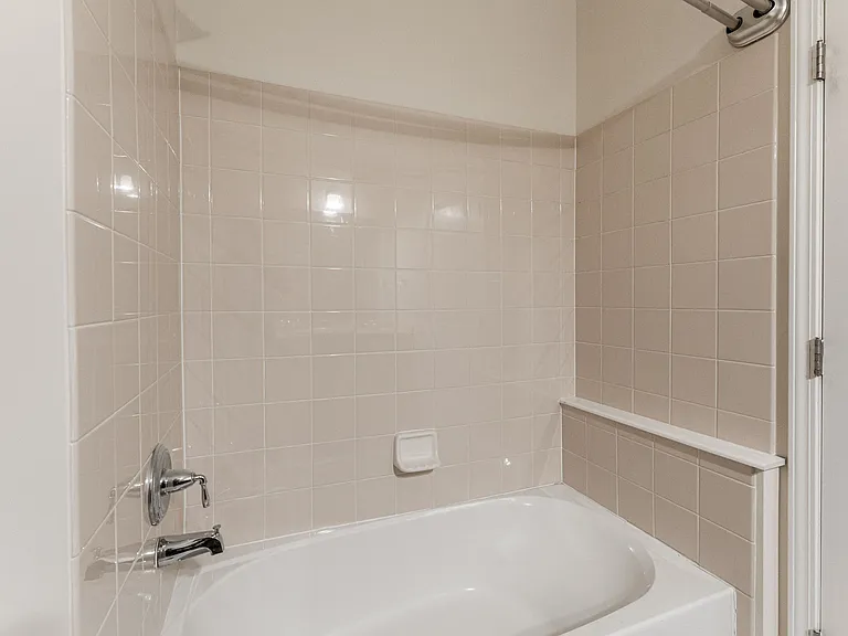 1124 Lake St #4 — Photo 16