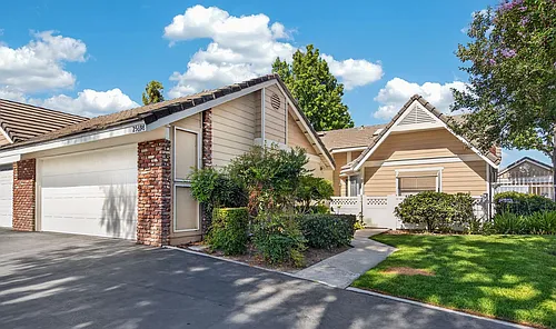 25698 Huron St Photo 1