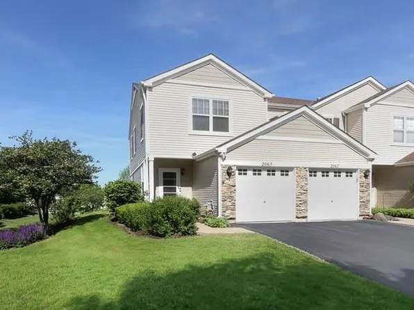 2065 Limestone Ln, Carpentersville, IL 60110