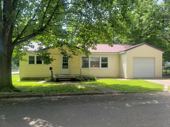 611 S Harrison Avenue, Aurora, MO 65605