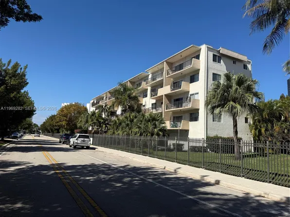 201 180th Dr, Sunny Isles Beach, FL