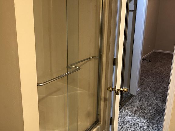 4th image of 1216 NW Village Dr