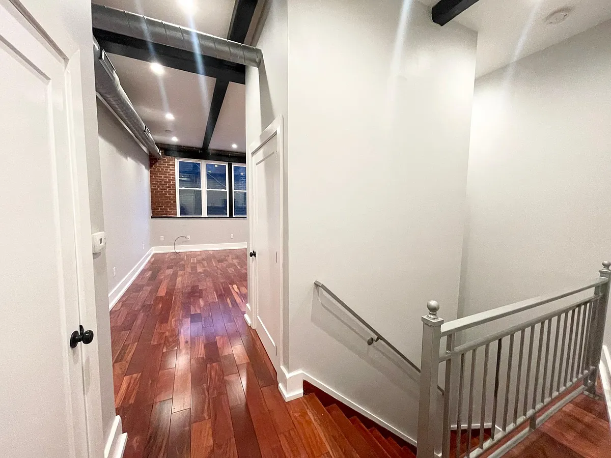 Building Photo - 1025 E Montgomery Ave #4