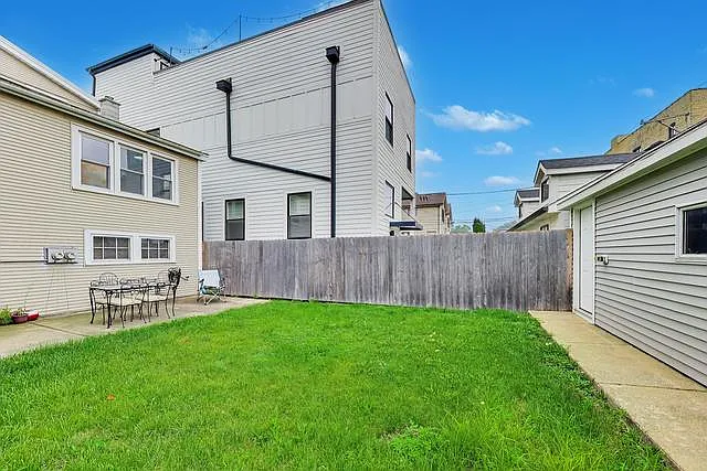 4219 N Albany Ave #2 — Photo 35