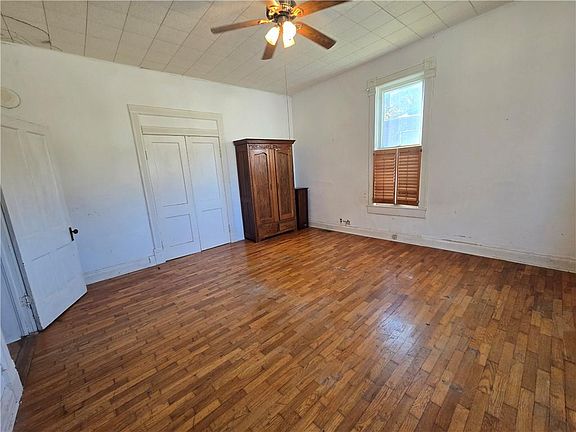 2nd image of 2119 South St