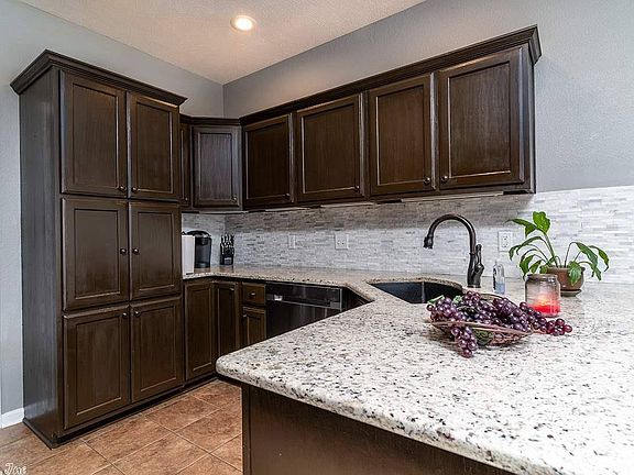 5th image of 2610 Apple Blossom Ln