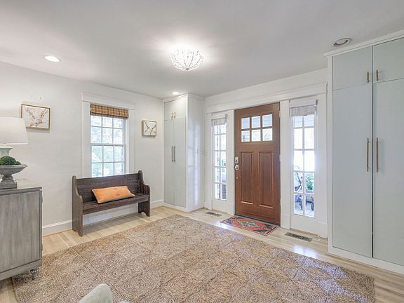 5th image of 1909 Beechwood Ave