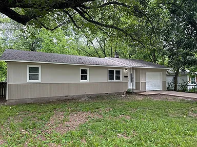 701 Gibson Ave — exterior photo
