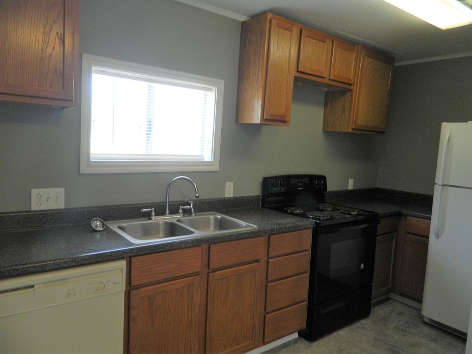 2nd image of 562 W Vanderbilt St