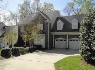 108 Elmcrest Dr, Holly Springs, NC 27540