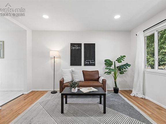 5th image of 1501 Newcastle St